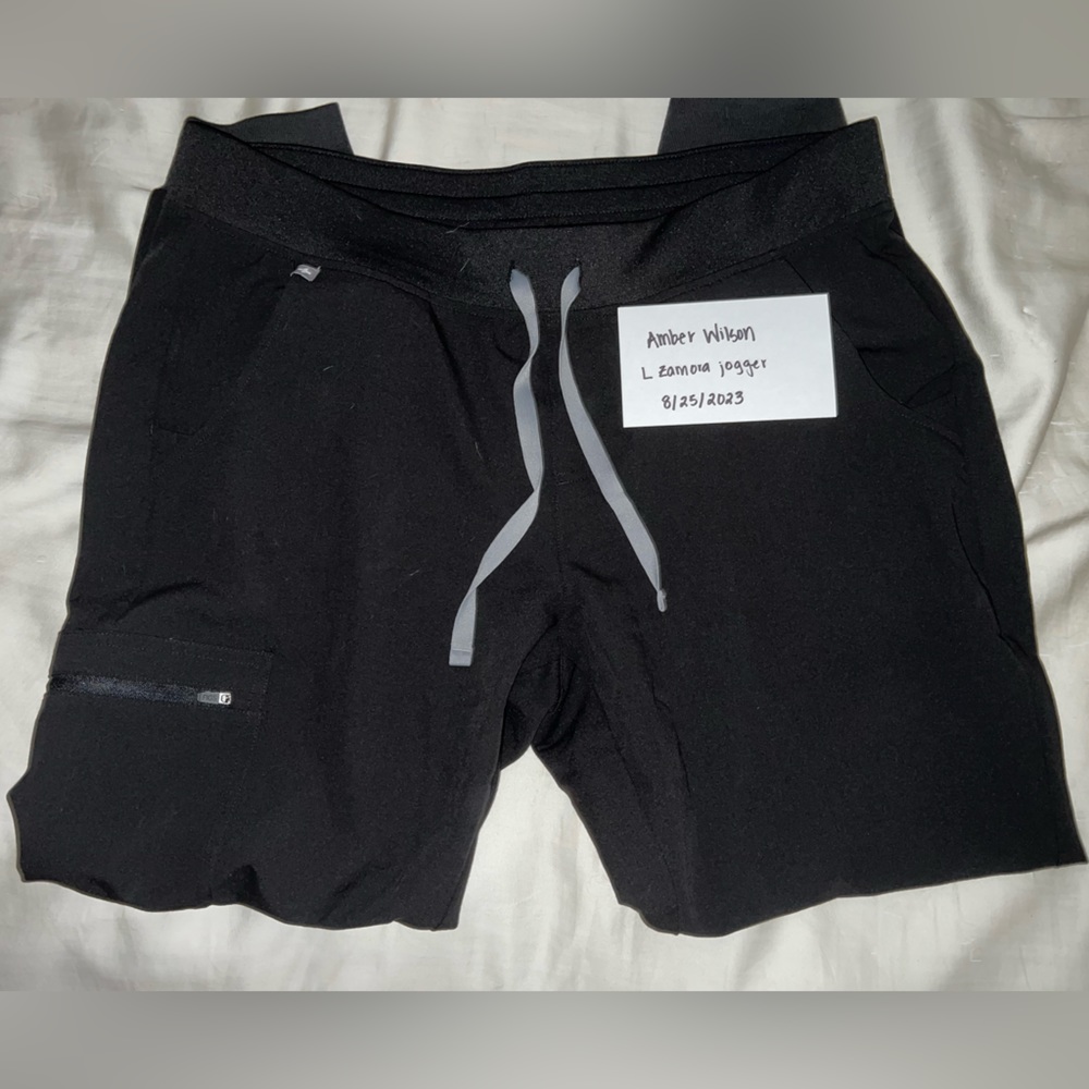 L Black Figs Zamora Jogger